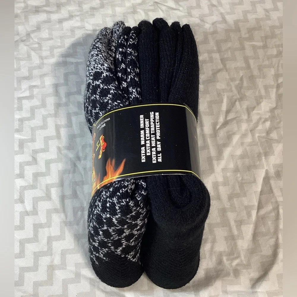 Hot Feet Patterned and Black 2 Pack Men’s Thermal Socks